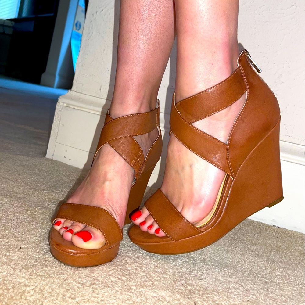 Jessica Simpson Chestnut Summer Wedge Size 7.5
